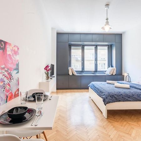 Bright Studio With Parliament View, Free Parking Budapest Exterior photo